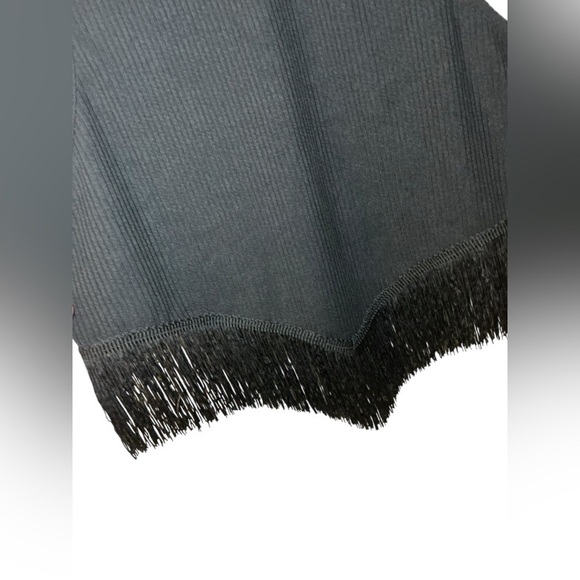 SHEIN Black Asymmetrical Fringe Crop Tank Top - Picture 3 of 4